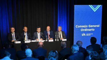 La UIA Presenta Nuevas Autoridades y Agenda Industrial 2025-2027