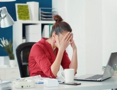 6 Estrategias para Combatir la Soledad en el Trabajo