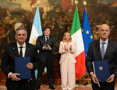 Acuerdo Estratégico entre YPF y ENI para Exportar GNL al Mundo