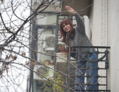 Cristina Kirchner Denuncia Persecución Política del Partido Judicial