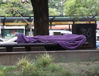 Denuncia sobre frazadas en el Ministerio de Capital Humano