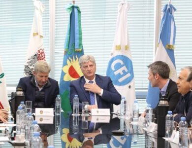 Gobernadores y el desafío de redistribuir fondos