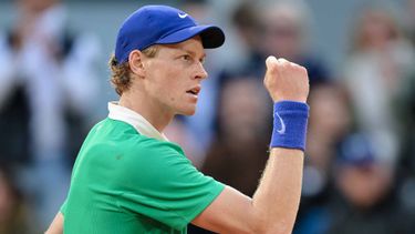 Jannik Sinner logra una victoria histórica en Roland Garros