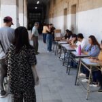 se abrieron los comicios en Corrientes y llegan los primeros votantes a las escuelas