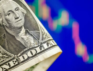 El dólar blue anotó su primera baja en nueve ruedas, pero se mantuvo arriba del oficial y los financieros
