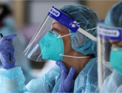 expertos recomiendan vacunarse contra el Covid-19