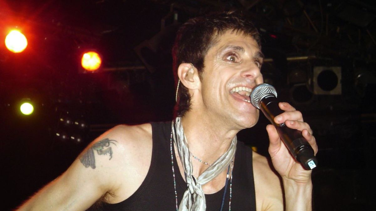 De cuánto es la fortuna de Perry Farrell, el músico que creó el Lollapalooza