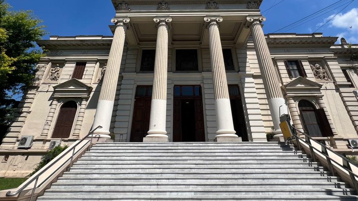 Axel Kicillof prepara el Presupuesto 2026 y espera los números nacionales