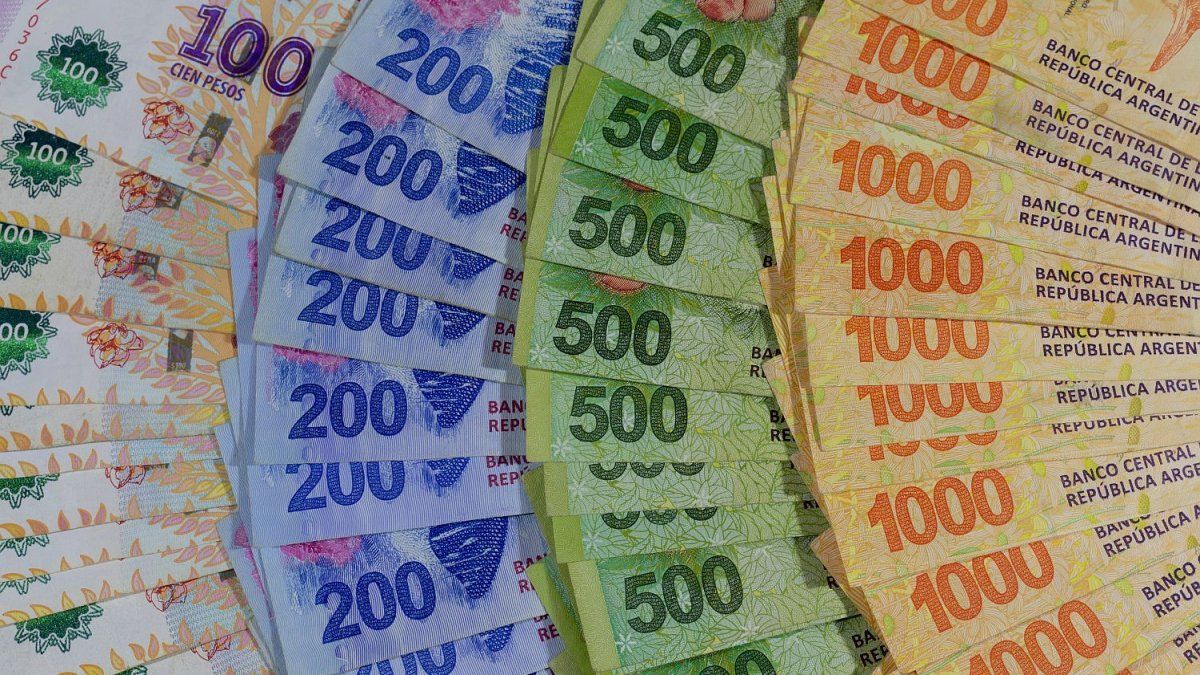 bancarios acordaron nuevo aumento y el salario inicial será de $1.930.971