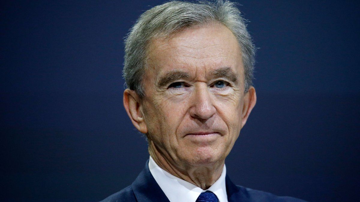 Quién es Bernard Arnault, el único no estadounidense entre los 10 más ricos del mundo en septiembre 2025, según Forbes