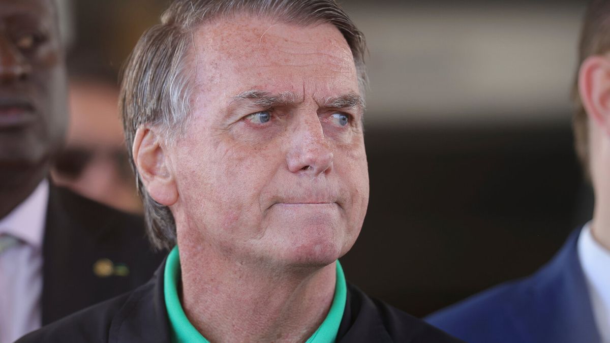 Jair Bolsonaro salió de su prisión domiciliaria para someterse a un procedimiento médico en Brasilia