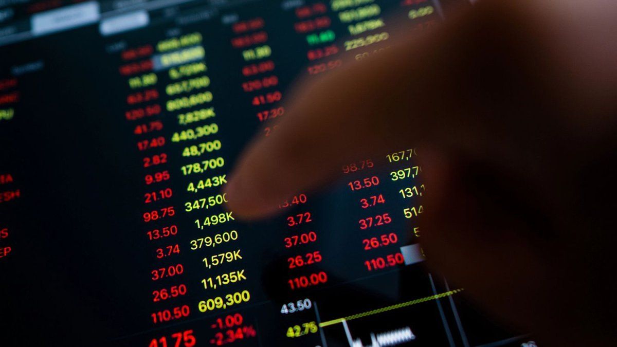 Las bolsas de Europa caen y en Wall Street se adelanta un arranque de semana en rojo