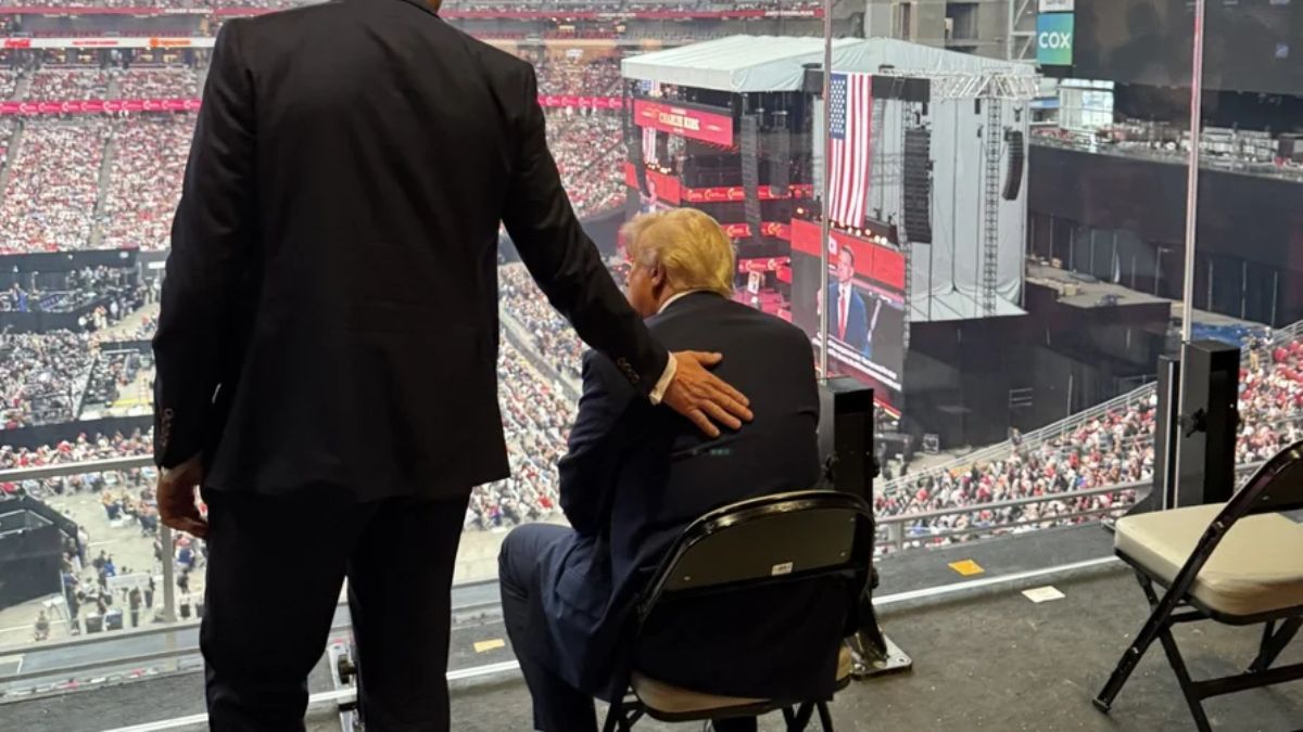 Donald Trump participó del funeral de Charlie Kirk en Arizona ante miles de seguidores