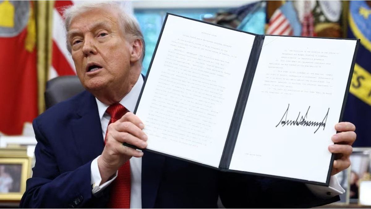 Donald Trump firmó una orden ejecutiva que confirma su venta