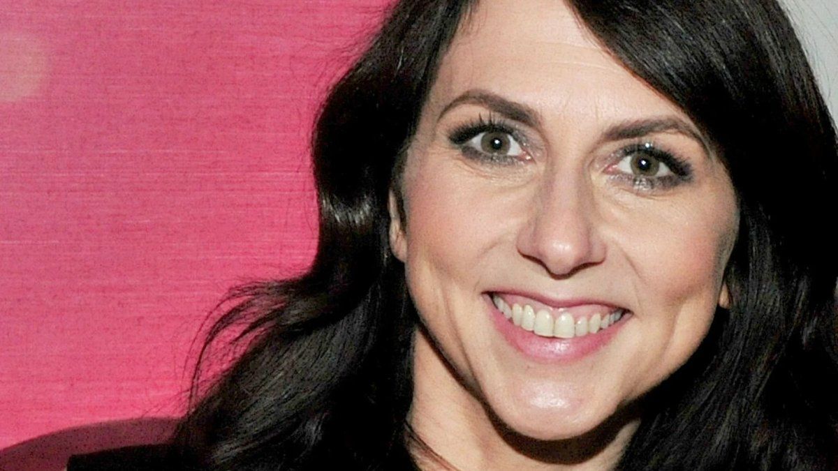 Su divorcio la convirtió en una de las mujeres más ricas del mundo: quién es MacKenzie Scott