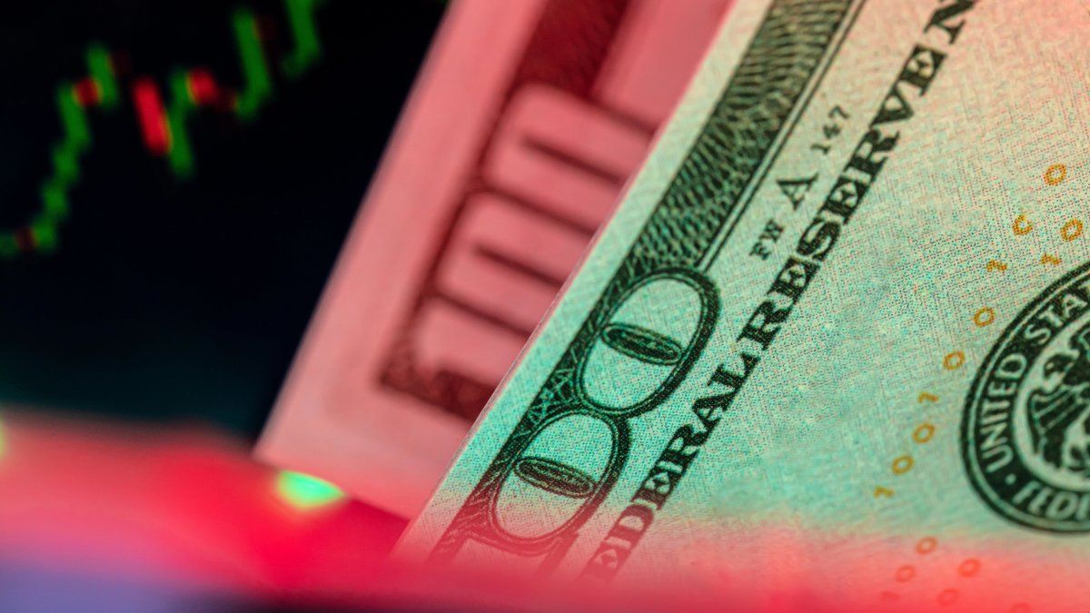 El dólar oficial baja casi $13 tras el anuncio sobre intervención del Tesoro en el mercado de cambios