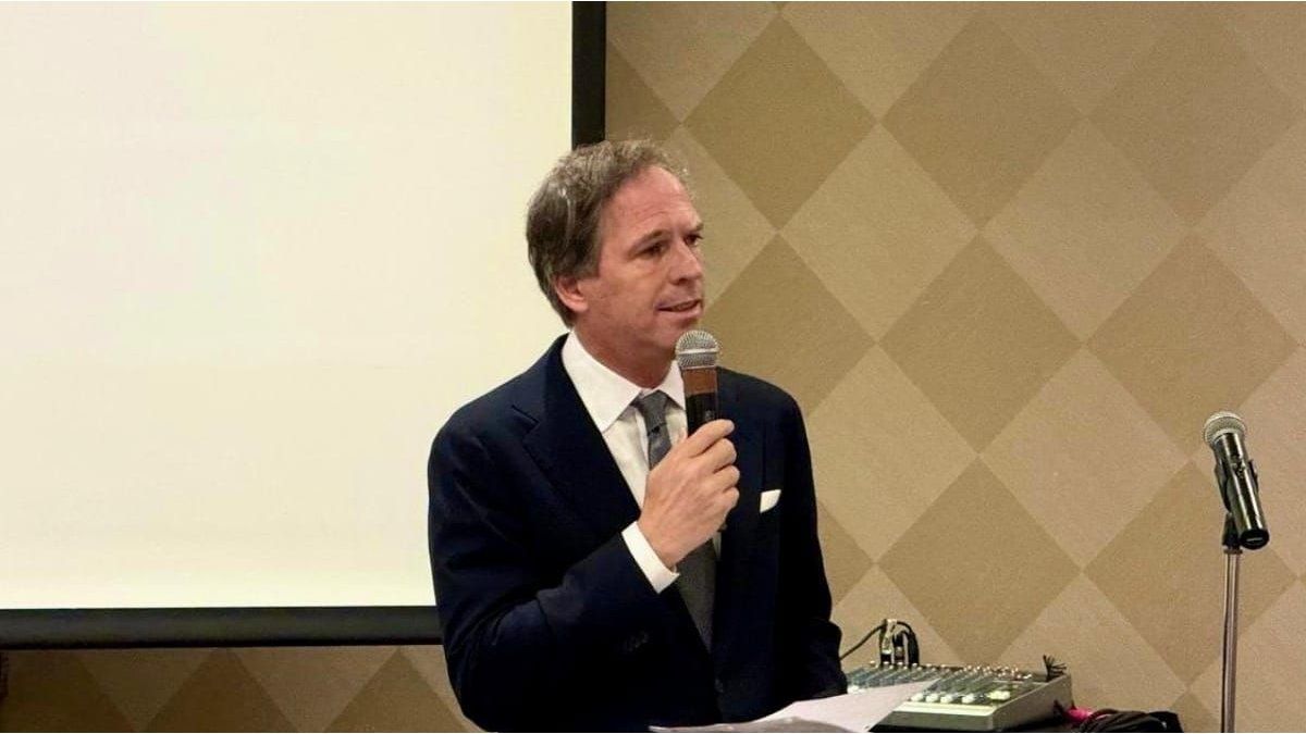 El embajador argentino en EEUU relativizó las deportaciones: El número es infinitésimo