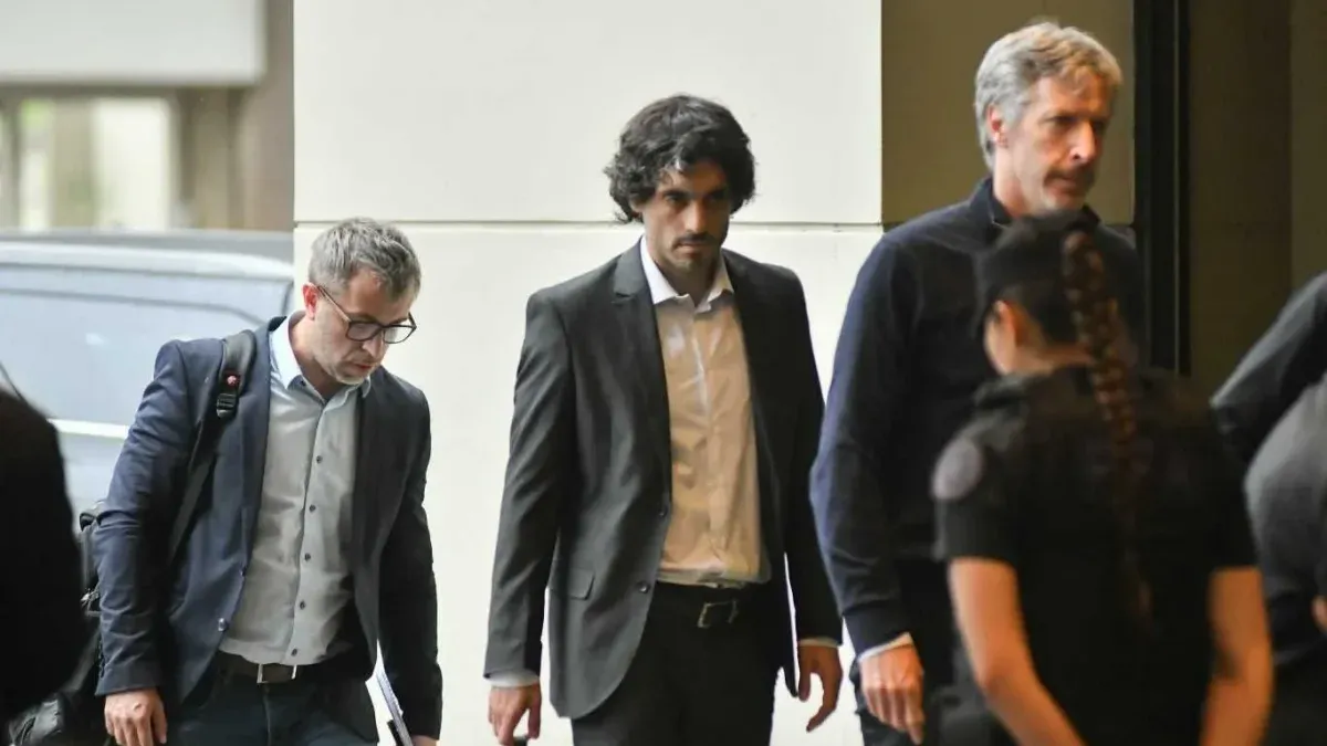 Desde el equipo económico de Luis Caputo aseguran que la nueva restricción al dólar es para evitar distorsiones