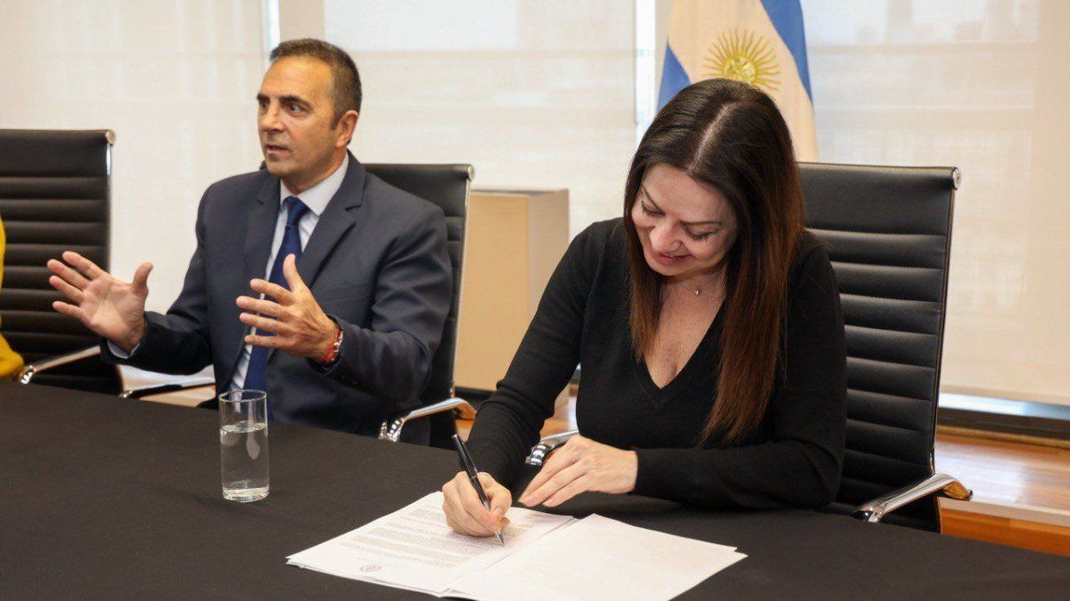 El Gobierno anunció un acuerdo para crear 10.000 nuevos puestos de trabajo formales