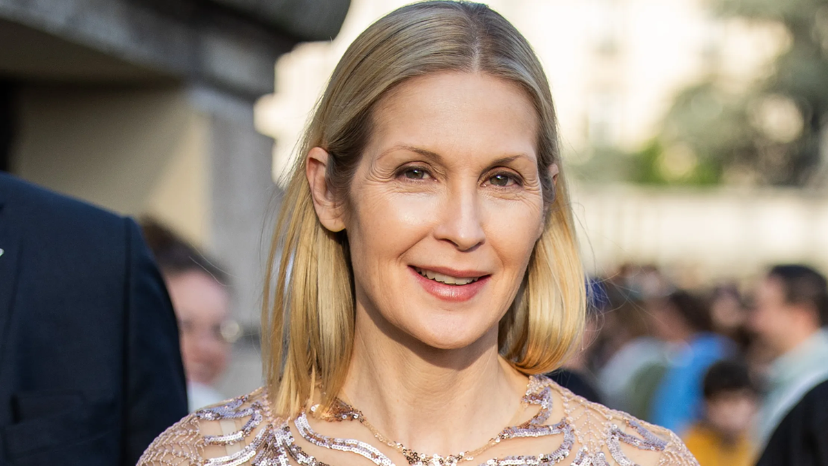 Ganó millones con sus importantes papeles en Hollywood, pero casi queda en la ruina por un doloroso problema: quién es Kelly Rutherford