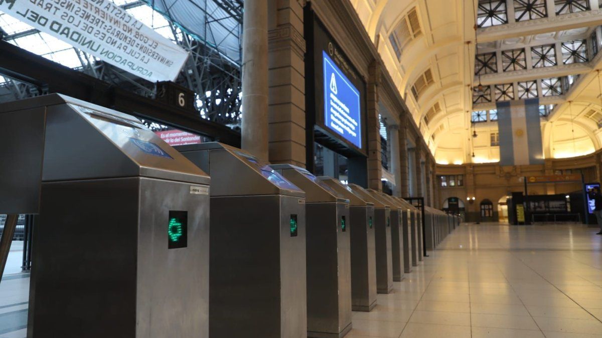 La Fraternidad acusó al Gobierno de querer suprimir los ferrocarriles y advirtió por cierres de ramales