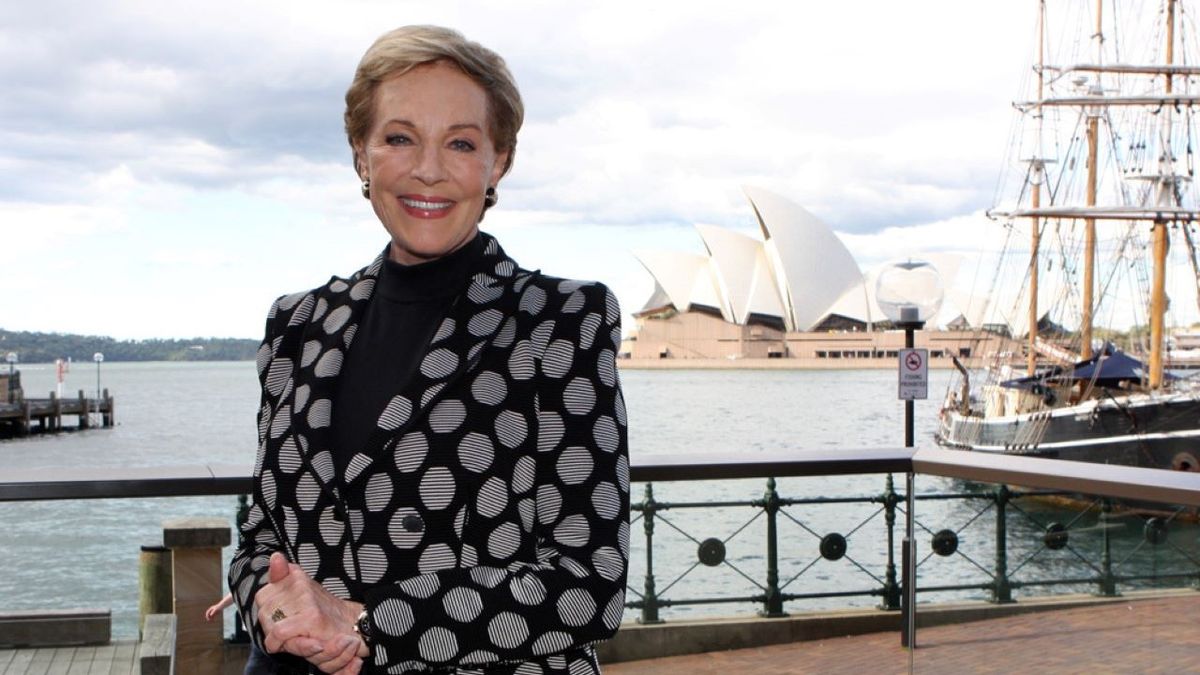 de cuánto es la fortuna de Julie Andrews