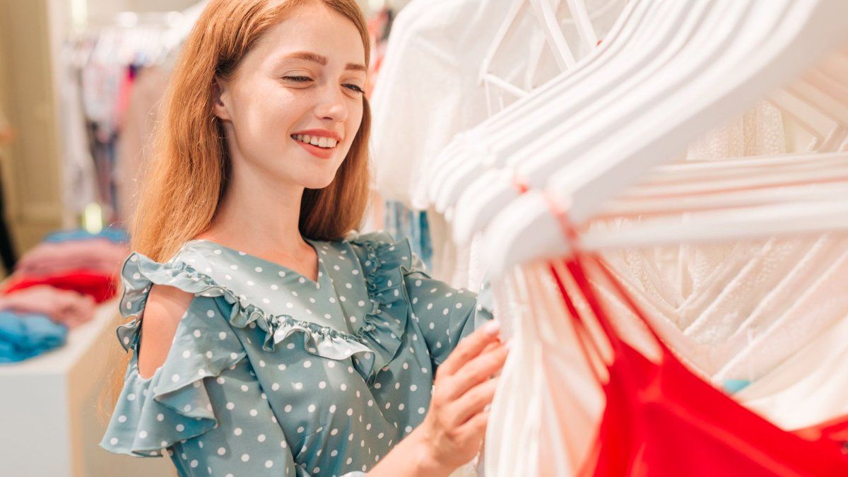 La famosa marca de ropa italiana que está al borde de la quiebra y cierra 500 locales en el mundo: qué pasará en Argentina