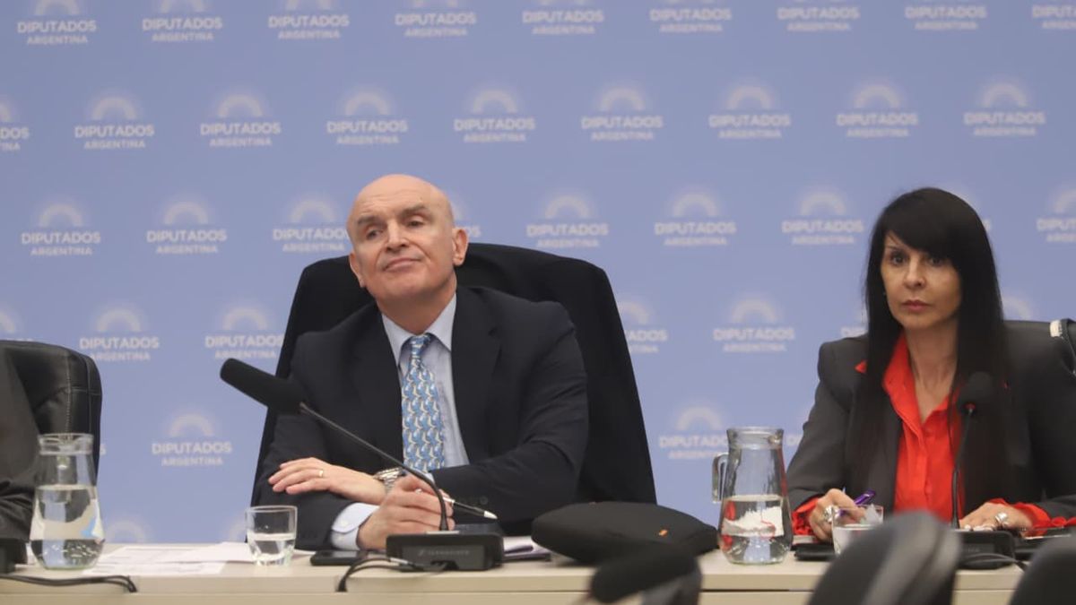 La oposición pone contra las cuerdas a José Luis Espert en medio del debate por el Presupuesto 2026