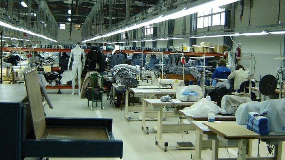 Raúl Jalil lanza un plan para sostener la industria textil en Catamarca con apoyo directo a los trabajadores