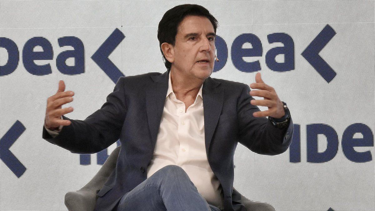 revisar el esquema cambiario o pagar el costo de un dólar libre de verdad