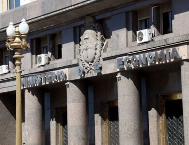 En agosto hubo un superávit fiscal primario de $1.556.864 millones y volvió a ser positivo el resultado financiero