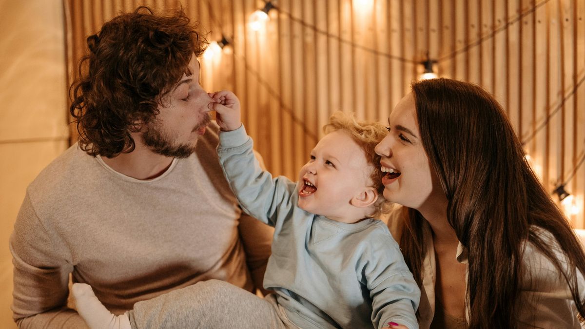 tener un hijo reduce el cerebro de los padres y madres