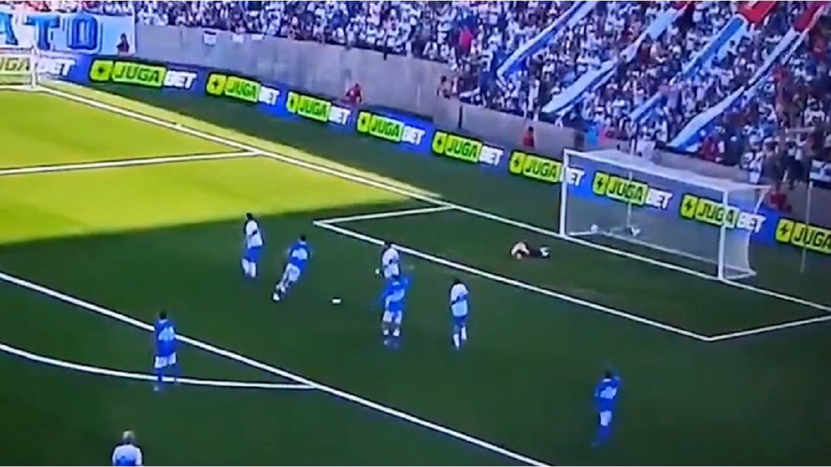 Conmoción en Chile: un arquero sufrió un infarto en pleno partido