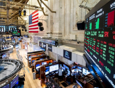 Wall Street opera con disparidad a la espera de una decisión clave de la Fed