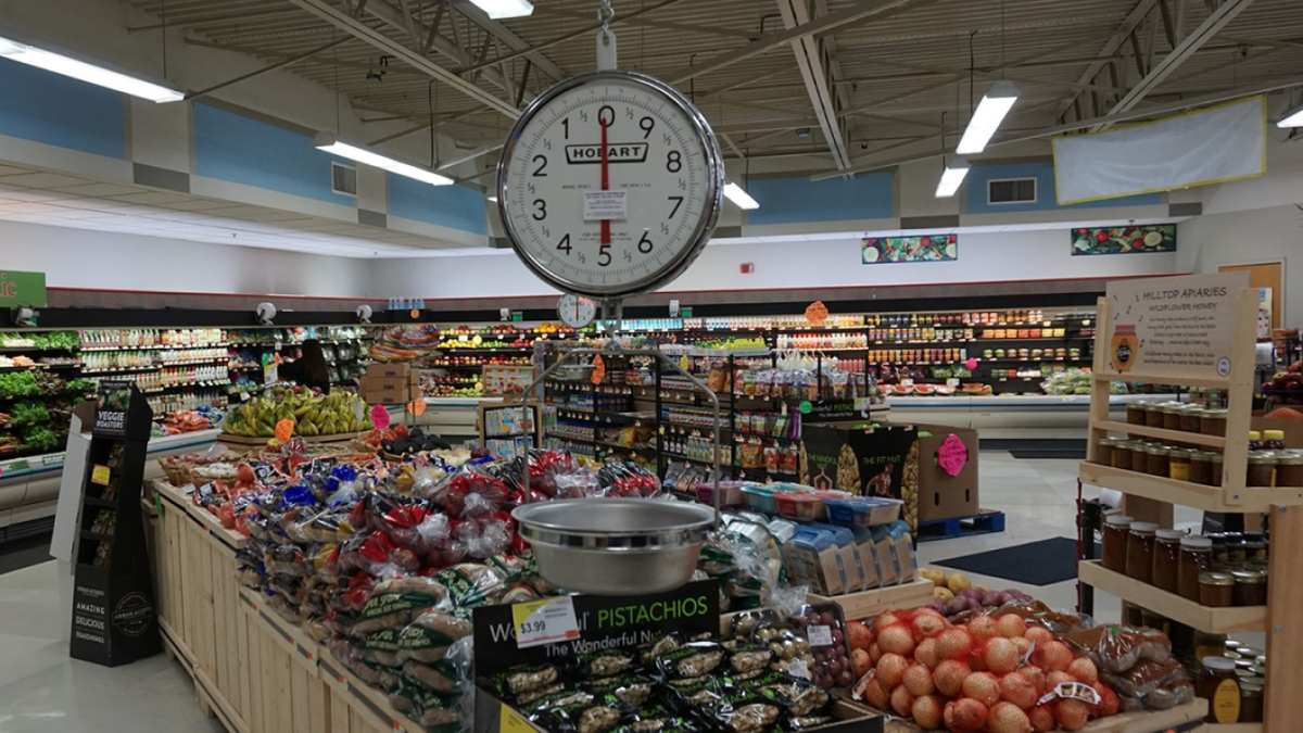 cuáles fueron los productos básicos que más subieron y bajaron en agosto 2025