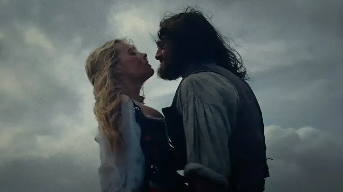 la película de Emerald Fennell con Margot Robbie y Jacob Elordi presentó su primer adelanto