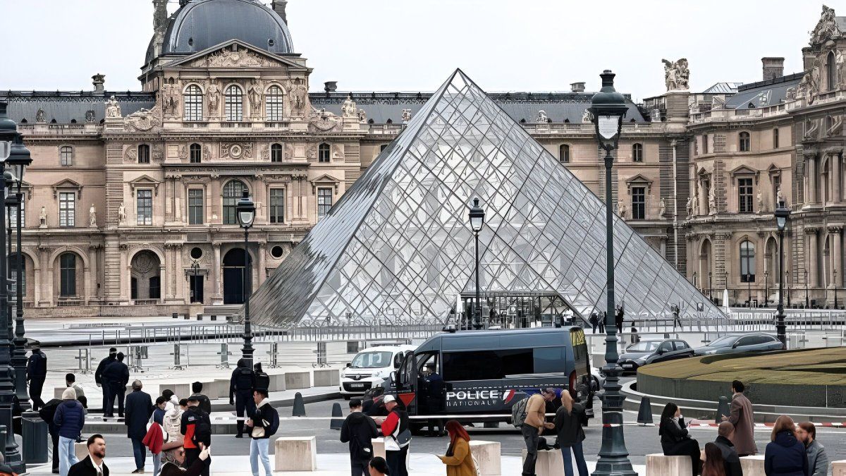 Cayó parte de la banda detrás del audaz robo al Museo del Louvre
