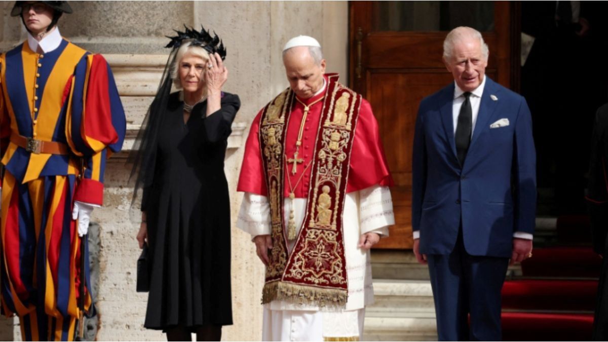 El rey Carlos III rezó con el papa León XIV, un hecho histórico en 500 años