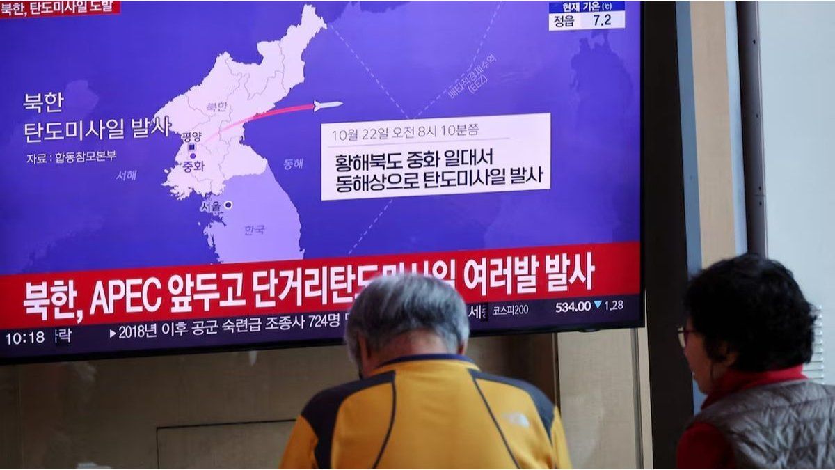 Corea del Norte lanzó misiles balísticos de corto alcance a días de la gira de Donald Trump por Asia