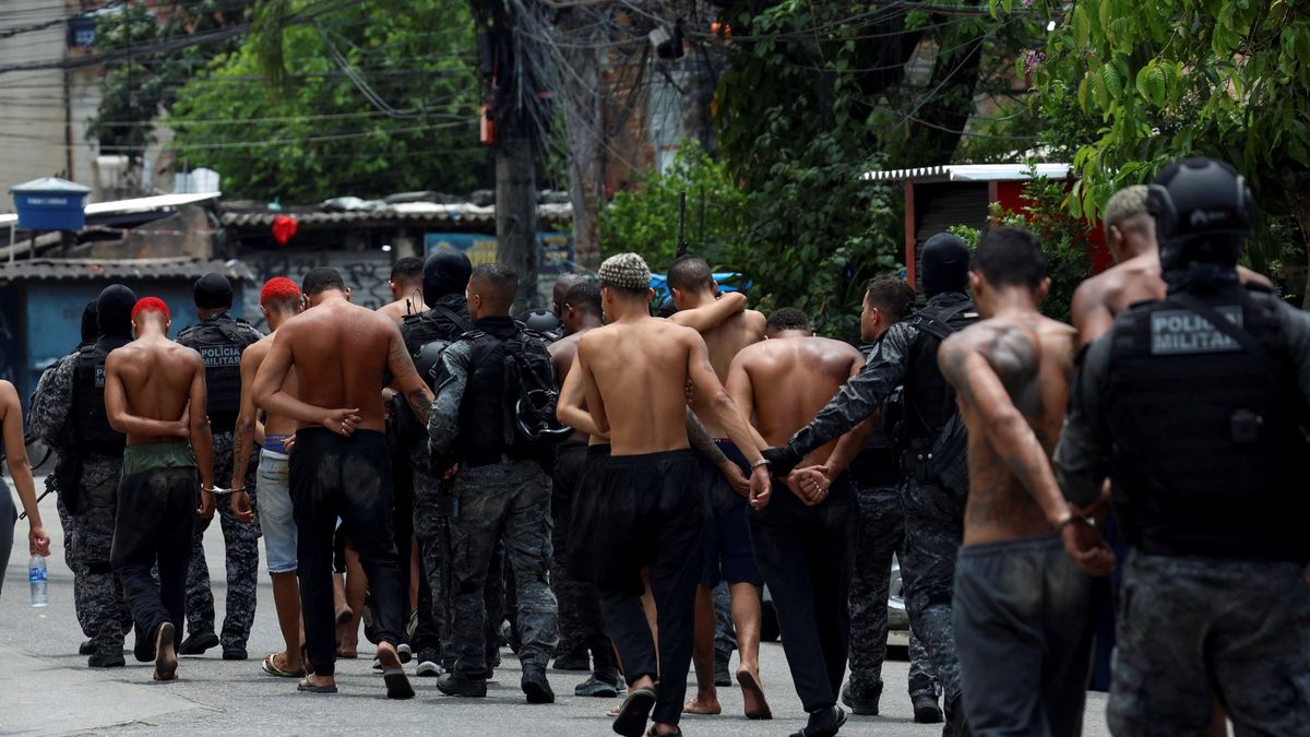 los criminales atacaron a la policía con drones