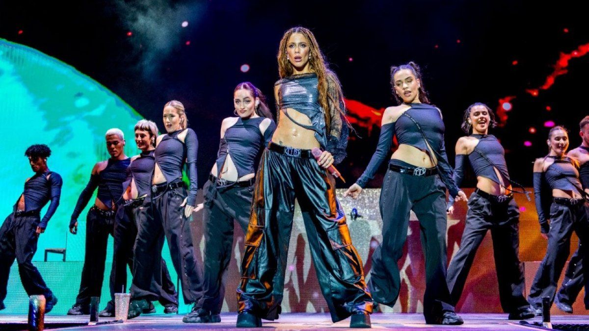 Tras la polémica, se supo cuánto cobran los bailarines de Tini Stoessel