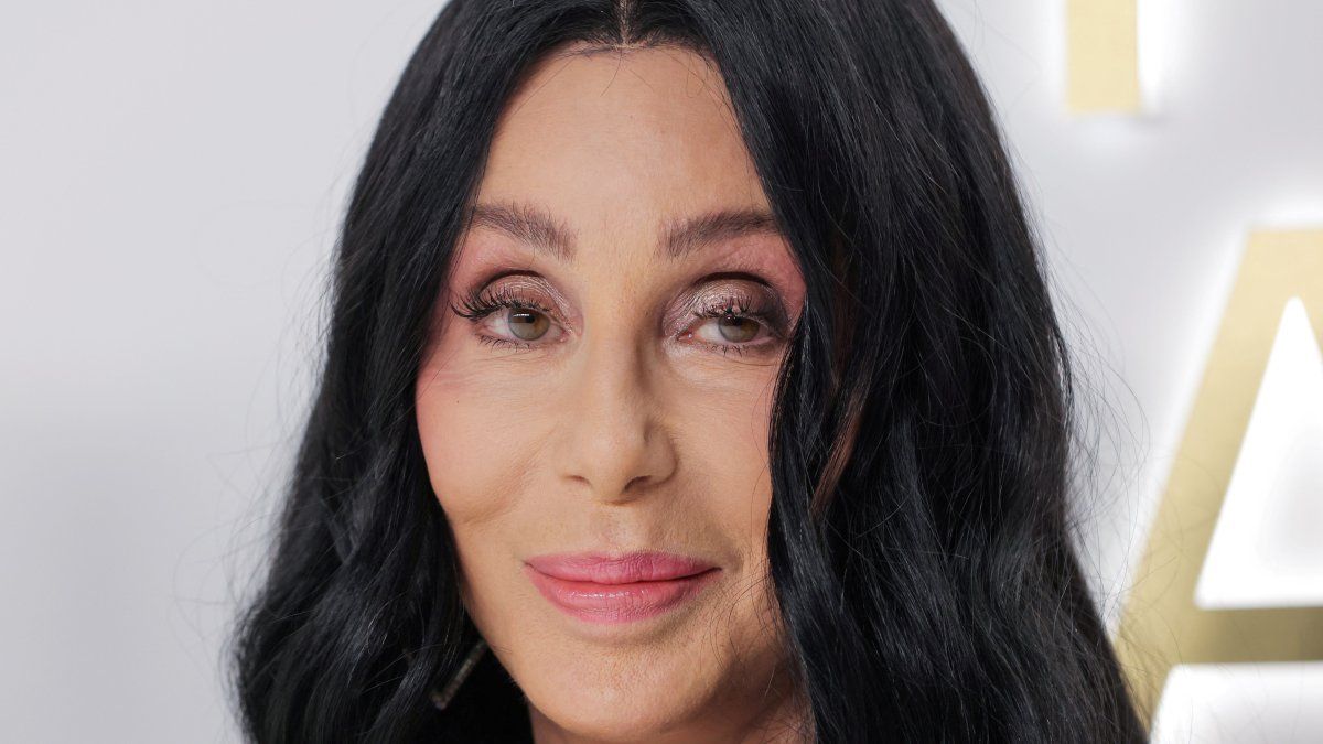 el antes y después de la cantante en una misma imagen creada por la Inteligencia Artificial