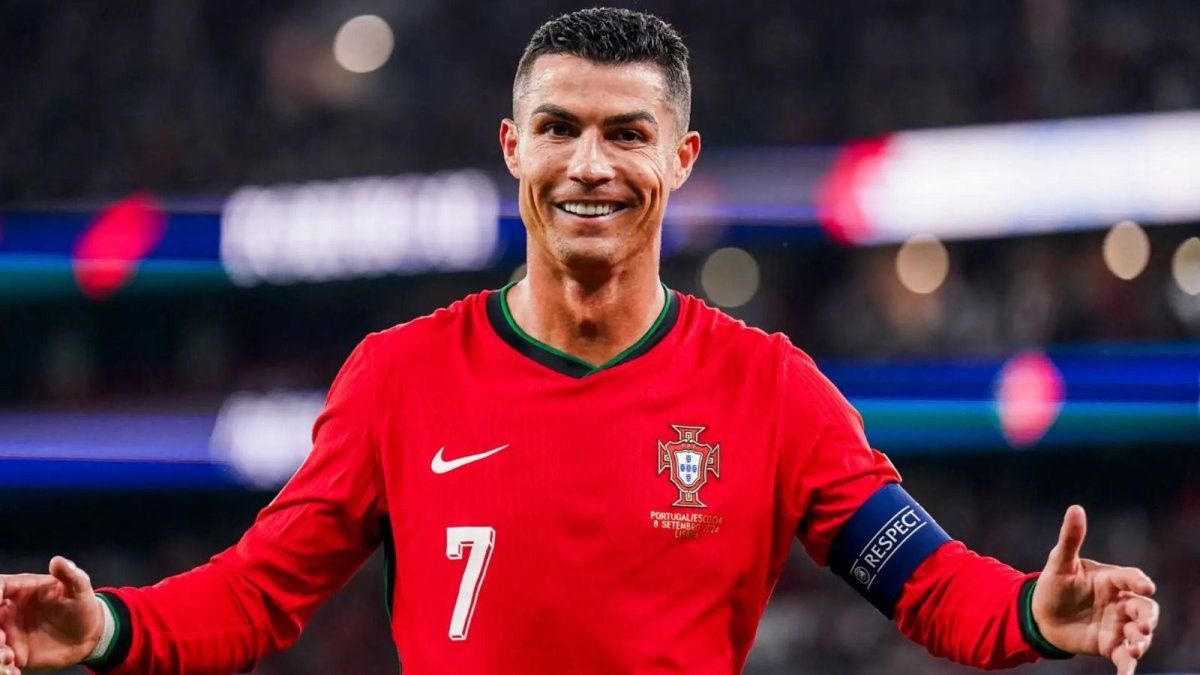 se convirtió en el primer futbolista multimillonario del mundo según Bloomberg