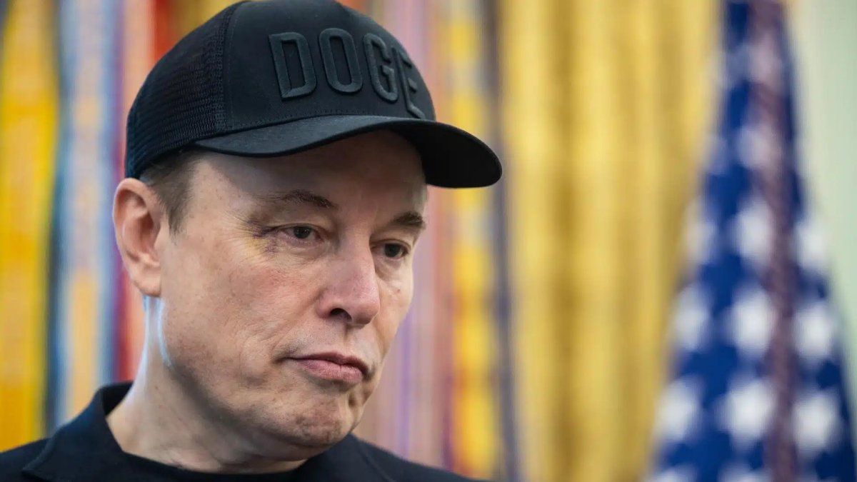 Elon Musk amenaza con dejar Tesla si no aprueban su millonario paquete salarial