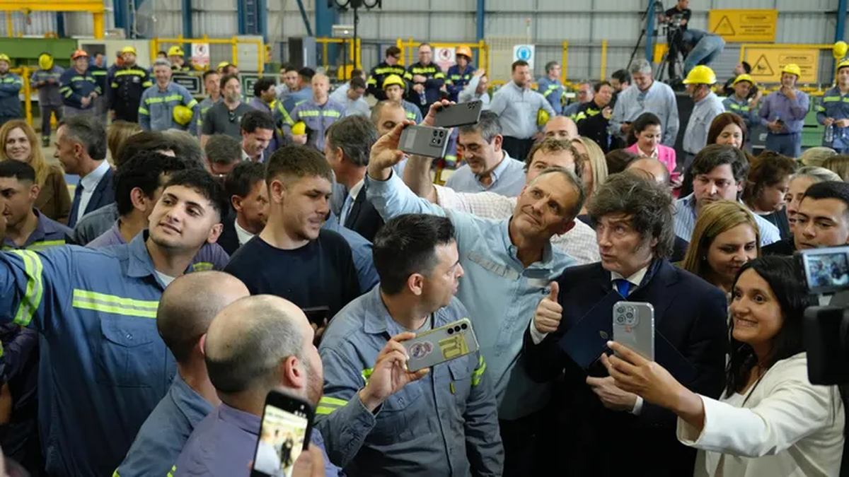 El Gobierno y empresarios discuten la reforma laboral sin la CGT y crece el rechazo de los gremios