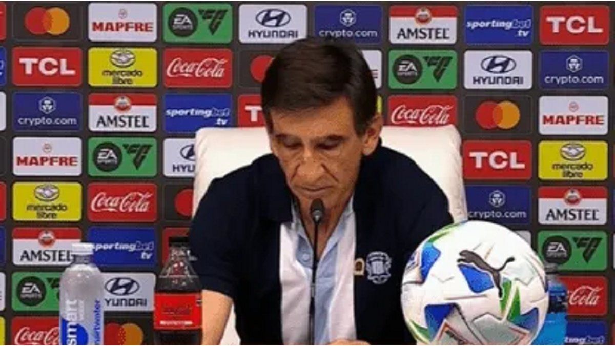 Gustavo Costas, al borde de las lágrimas tras la eliminación de Racing: Defraudé a mi gente