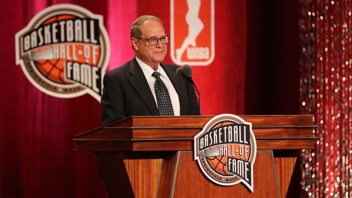 El abogado que forjó un patrimonio de miles de millones gracias a Michael Jordan: quién es Jerry Reinsdorf