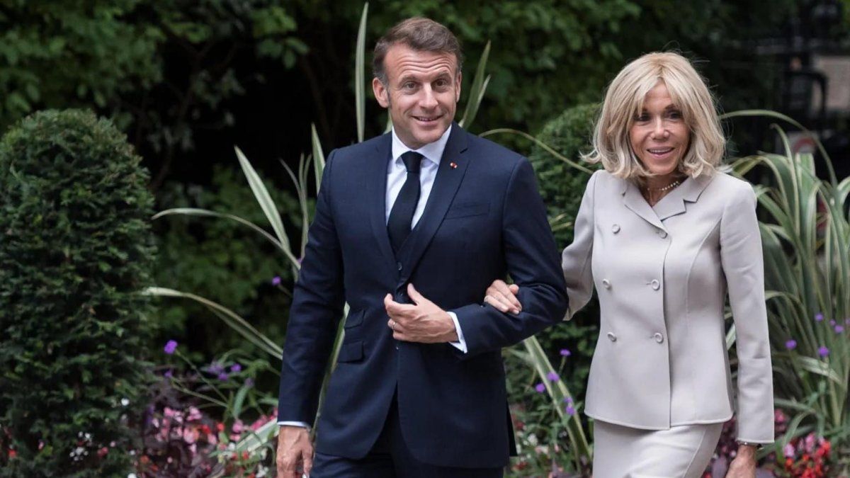empieza el juicio contra 10 personas por difundir la falsa teoría que Brigitte Macron es un hombre