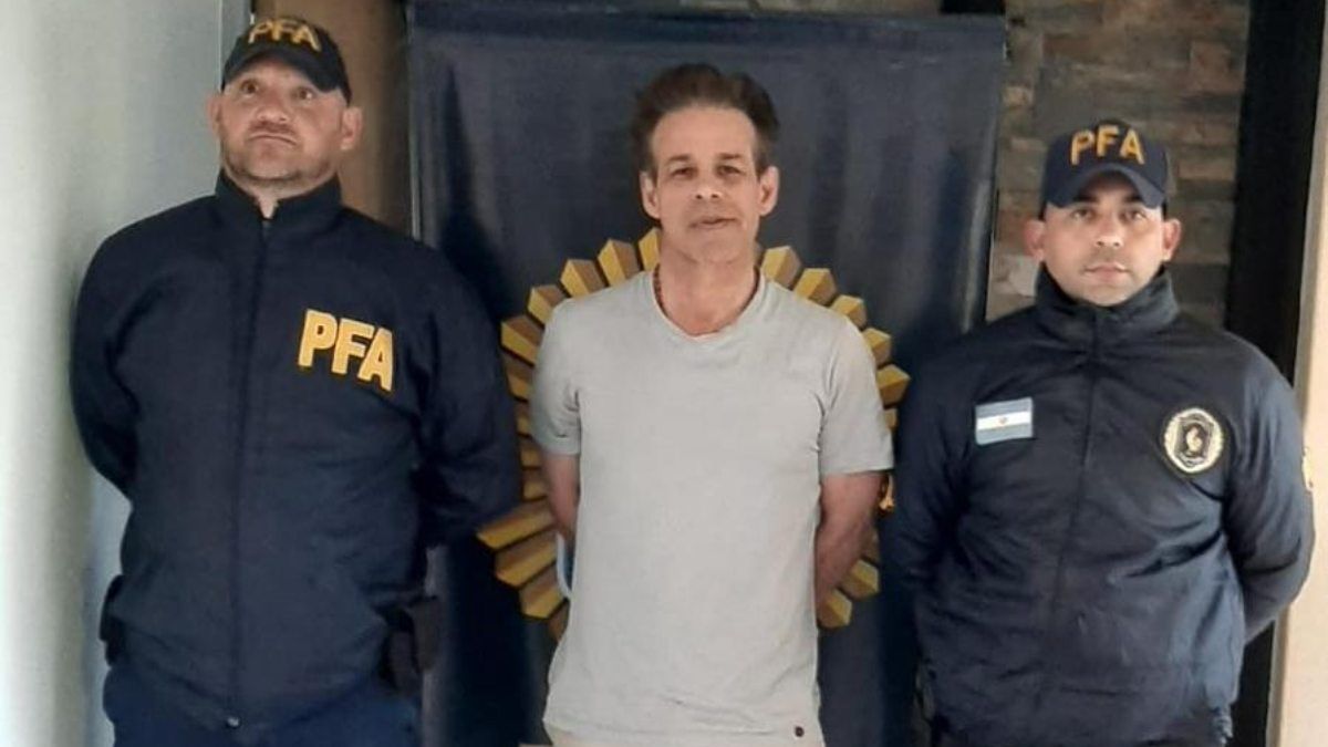 La Policía Federal traslada a Fred Machado a un lugar de detención para ser extraditado a EEUU