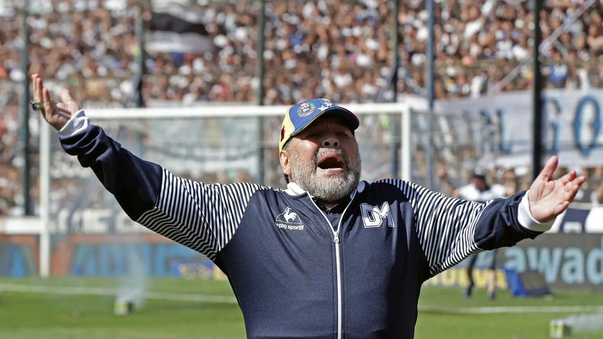 la primera experiencia de Diego Maradona como DT